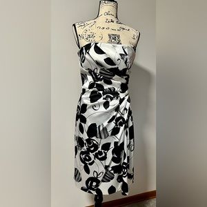 White House black market strapless dress Sz 4
